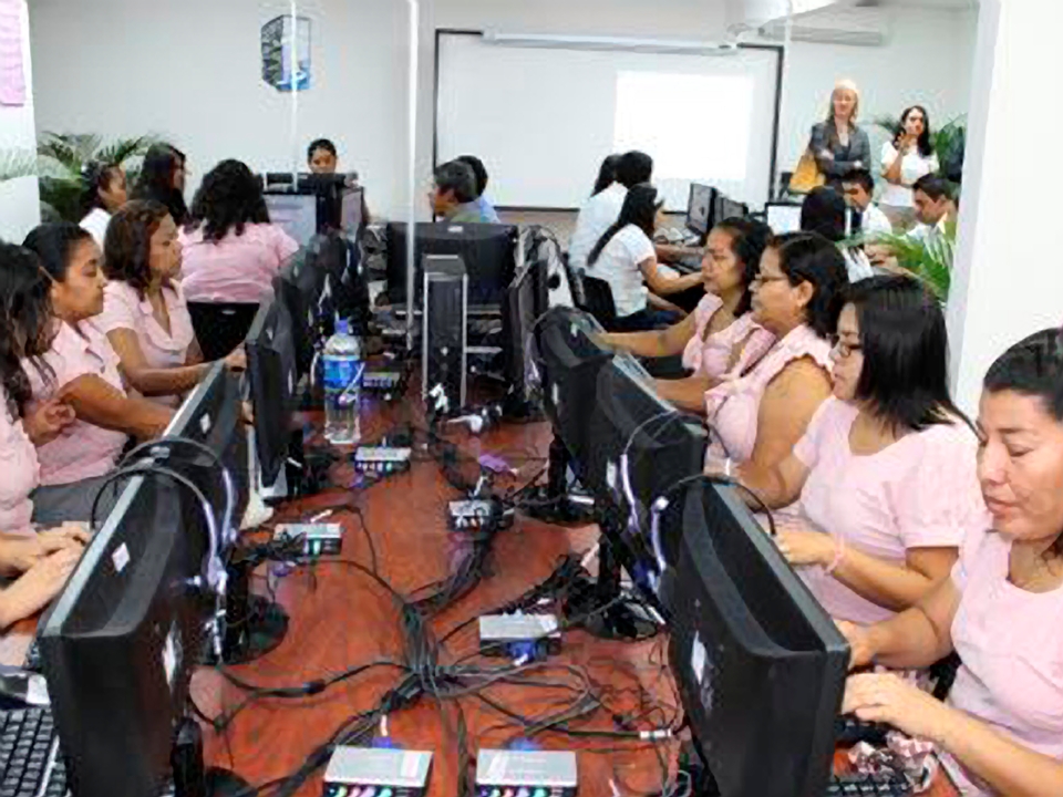 El Salvador Education Ministry - Linguatronics Language Systems